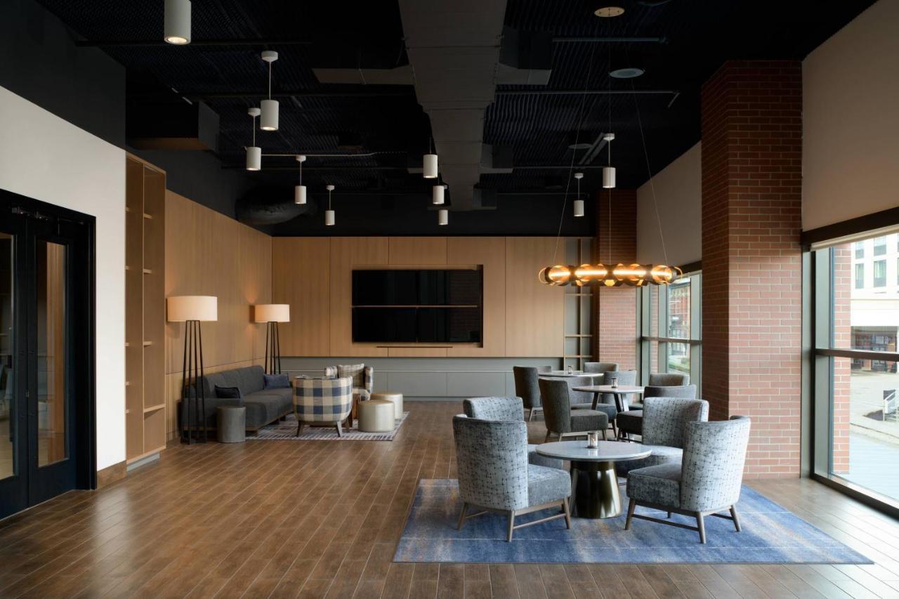 Marriott Tacoma Downtown Hotel Exterior photo